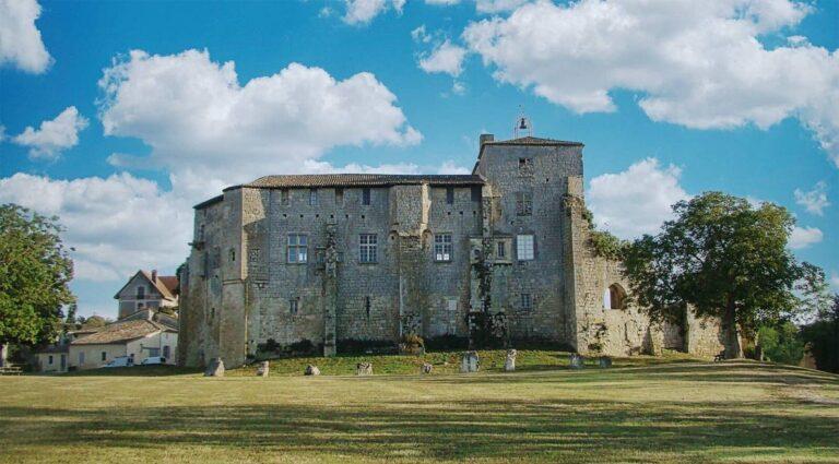 Vue du Château de la Mairie de Pujols-sur-Dordogne