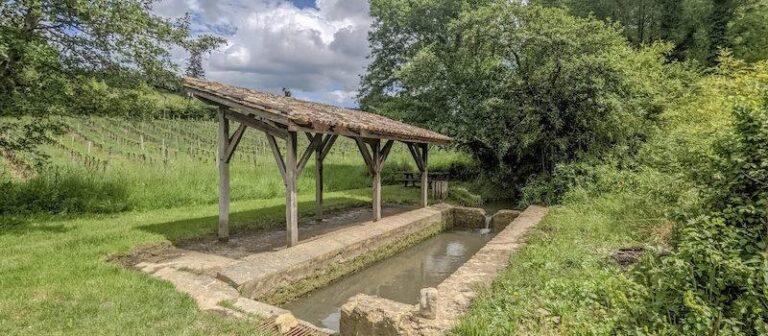 Le lavoir de Gueynich à Pujols-sur-Dordogne